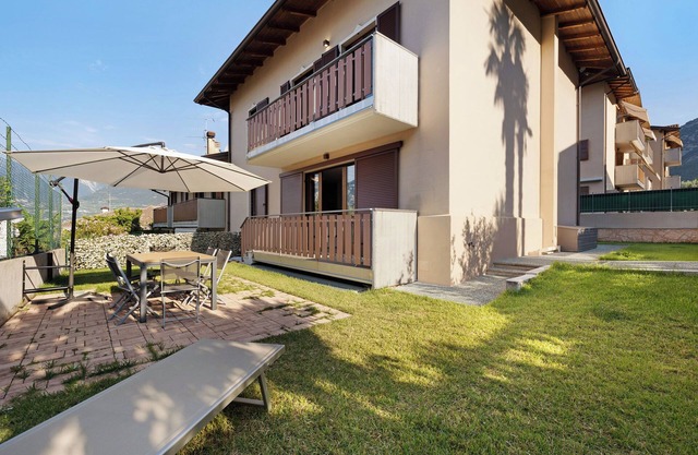 Villa 'Katzemburg 9999' con vistas al lago, jardín privado y Wi-Fi