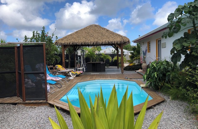 Villa Kaz à Colibri with swimming pool for a relaxing break with family or friends.