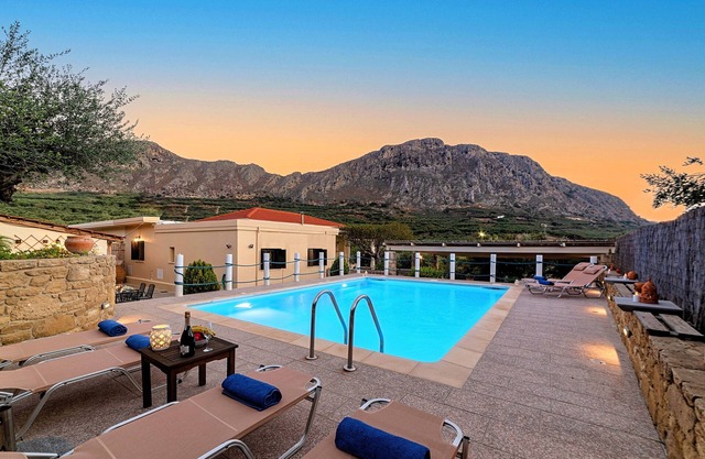 Villa Kera | Heated Pool
