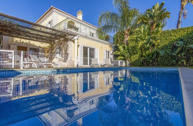 Villa Kika
