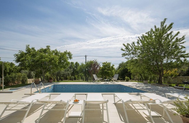Villa Klara - Cuatro Habitaciones Villa, Capacidad 8
