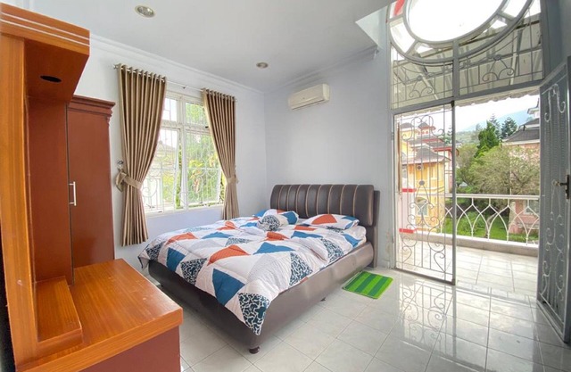 Villa Kota Bunga Aster