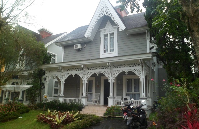 Villa Kota Bunga Mawar