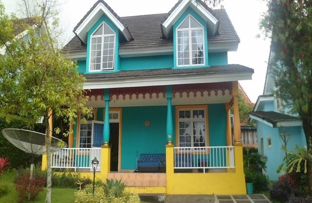 Villa Kota Bunga Violet