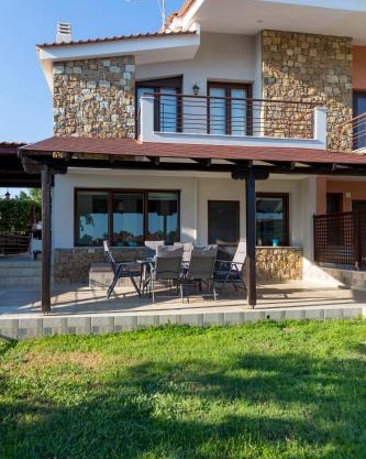 Villa Kristin 2 - 2min walk to Great Sandy, Shallow beach