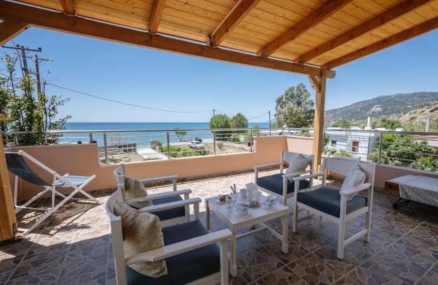 Villa Kyma by the sea, in South Crete