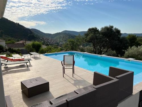 Villa l Esquirrol Vineyard Escape