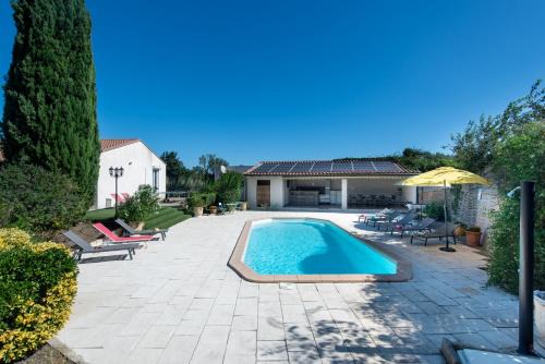 Villa l'ESTEL en campagne avec piscine privée proche Arles et Avignon