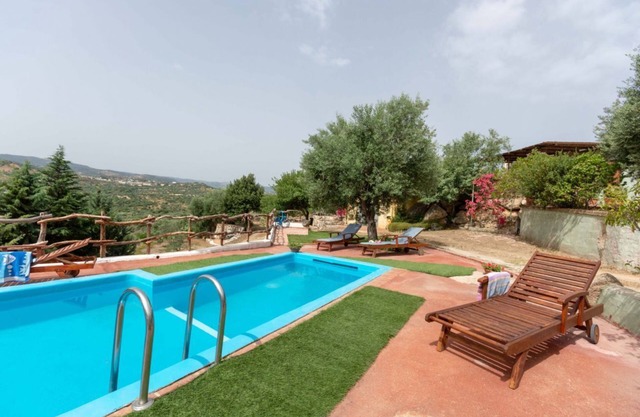 Villa L'Oleandro con magníficas vistas, piscina privada y A/C