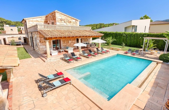 Villa La Boveda by Villa Plus