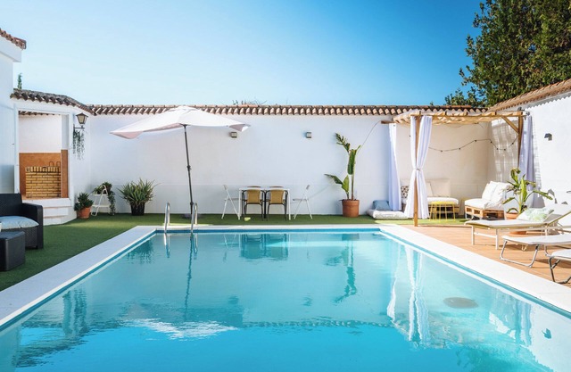 Villa 'La Casona Lujo Y Relax' con piscina privada, Wi-Fi y aire acondicionado