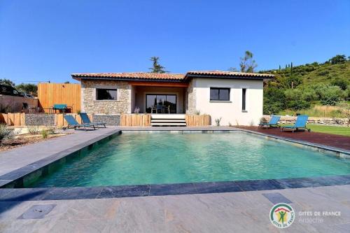 Villa la crozette 4 étoiles, climatisée avec grande piscine