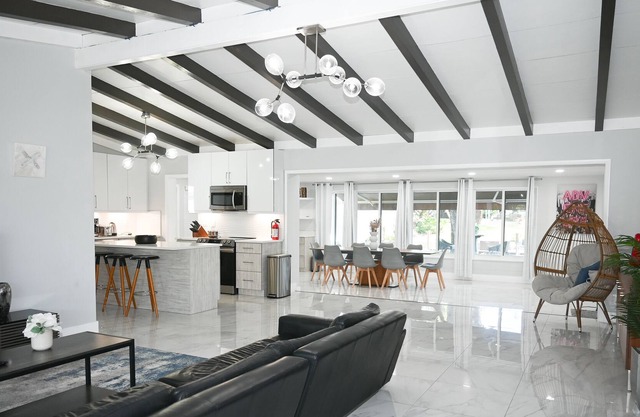 Villa La Mar with Ocean Access
