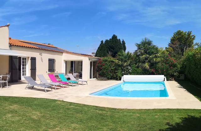 Villa La Rochelle Périgny con piscina climatizada