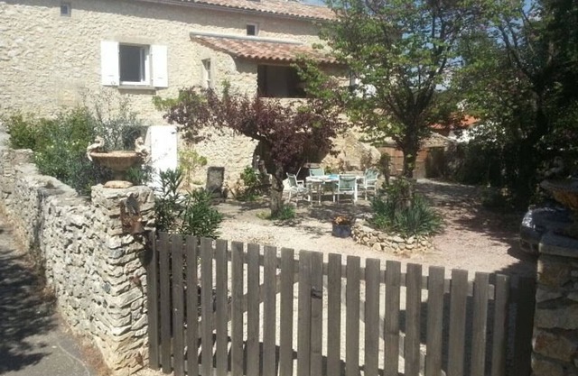 Casa Labastide-de-Virac, 3 dormitorios, 6 personas