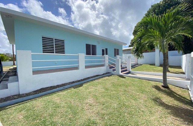 Villa Ladera: 4 bedroom private beach house