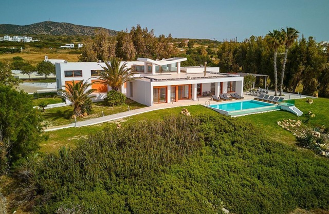 Villa Lakhania - Siete Habitaciones Villa, Capacidad 14