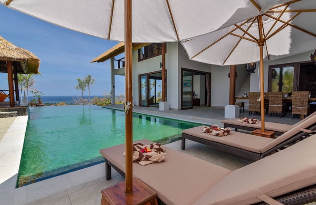 VILLA LAKSHMI - VILLA DE LUJO CON VISTA AL MAR DE 180 °