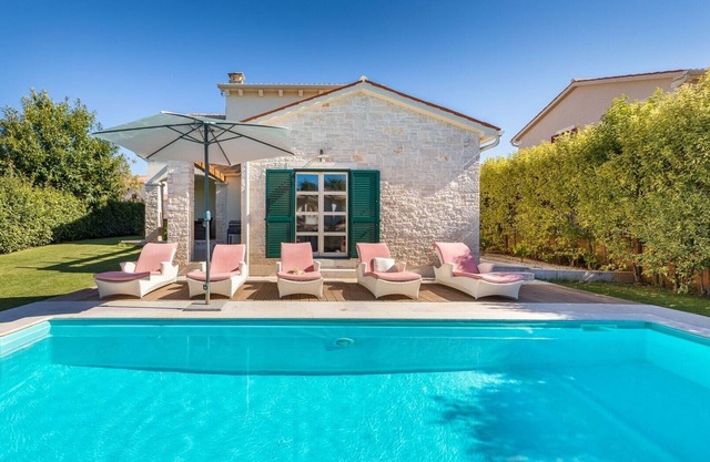 Villa Lasici: encantadora villa con piscina privada en la hermosa campina de Istria