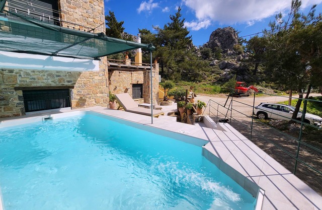 VILLA LATO- Piscina privada-jacuzzi y patio