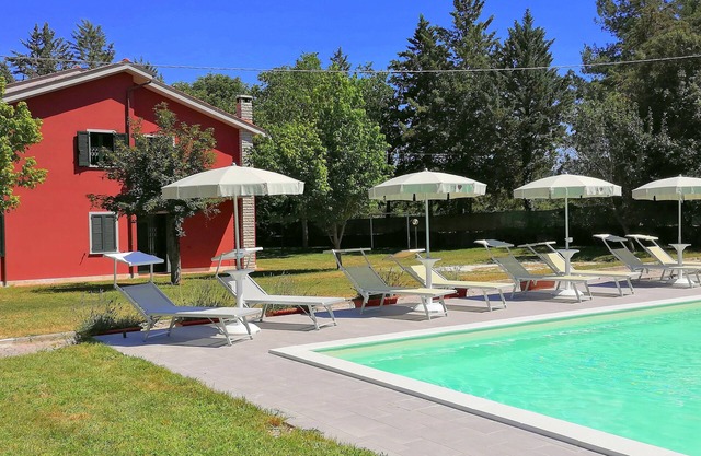 Villa Laura with private pool, a comfy country house near Acqualagna