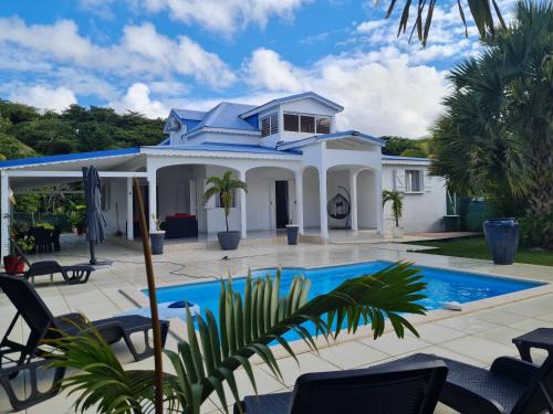 Villa Lawrencia