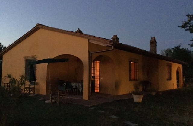 Villa "Le Ginestre" con piscina en las colinas toscanas.