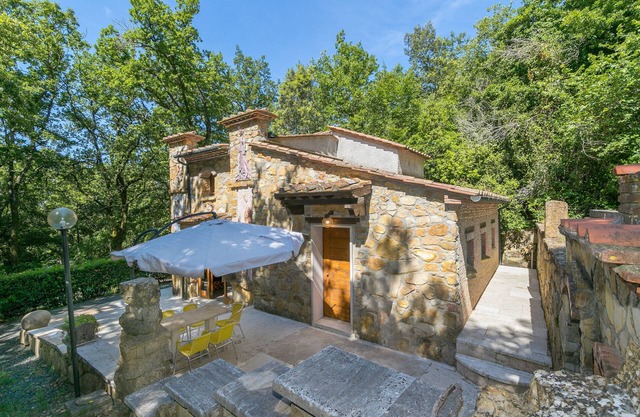 Villa 'Le Querciolaie - Adamo Ed Eva' con vistas a la montaña y piscina compartida