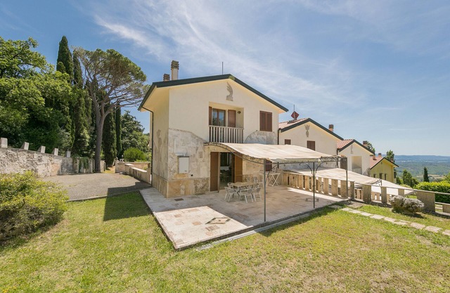 Villa 'Le Querciolaie - Contessa 1' con vistas a la montaña y piscina compartida