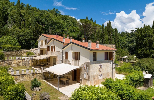 Villa 'Le Querciolaie - Contessa 2' con vistas a la montaña y piscina compartida