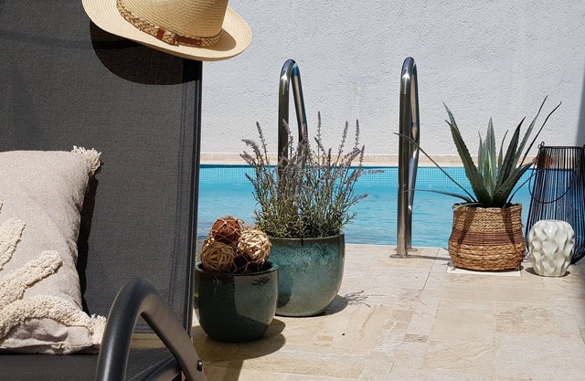 Villa Leca, Großzügiges Ferienhaus mit Beheizbarem Privatpool und Sauna