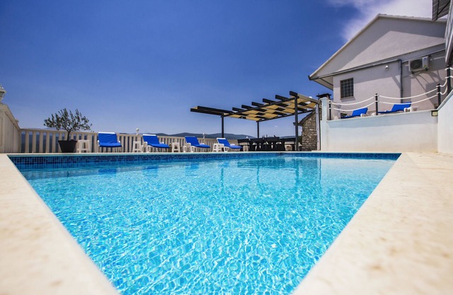 Villa Leko Imotski for 22 people with pool and hot tub close to Makarska, Split