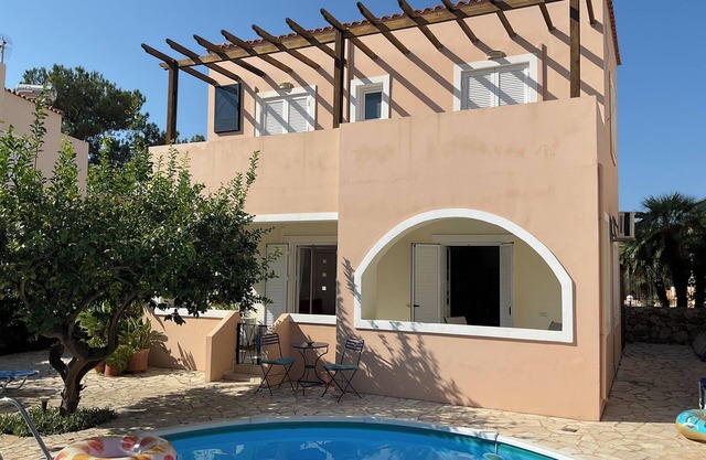 Villa LEMON TREE- Private Pool- Car not necessary