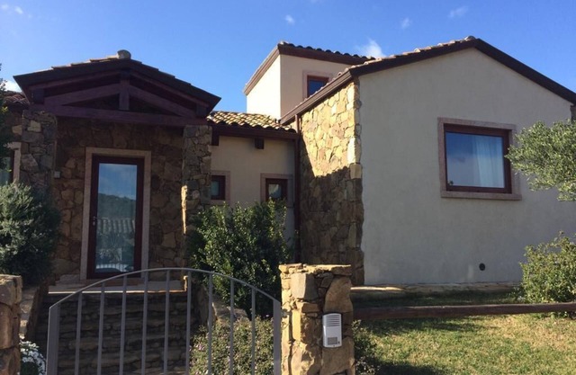 Villa Leopoldo, a pocos minutos de las playas más populares.