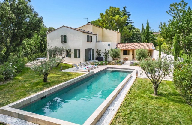 Villa Les Pins Ensoleilles by Villa Plus