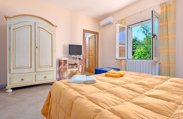 Villa "Li Cuponi" con terraza privada, 2 balcones y Wi-Fi