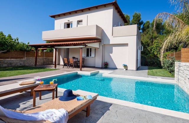 Villa Liakada: directamente en el mar con piscina privada