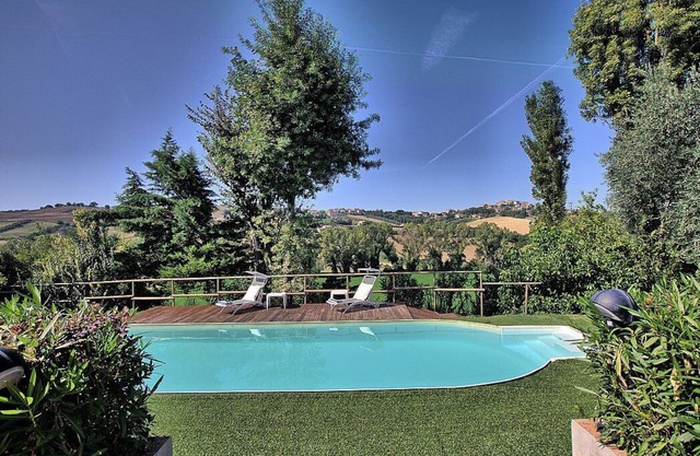 Villa Lidira: A characteristic and welcoming cottage surrounded by the greenery, with Free WI-FI.