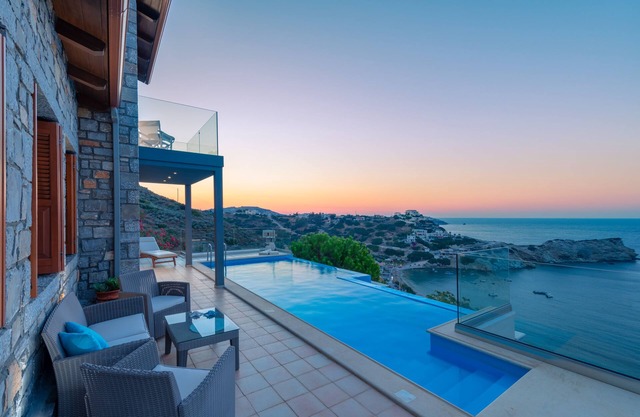 Villa de piedra con piscina privada. 8 minutos a pie de la playa
