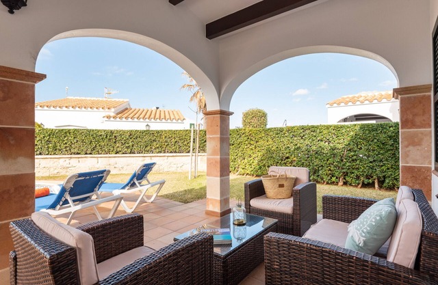 Encantadora Villa Menorca LIRIO con Piscina, Barbacoa, Terraza, y cerca al mar