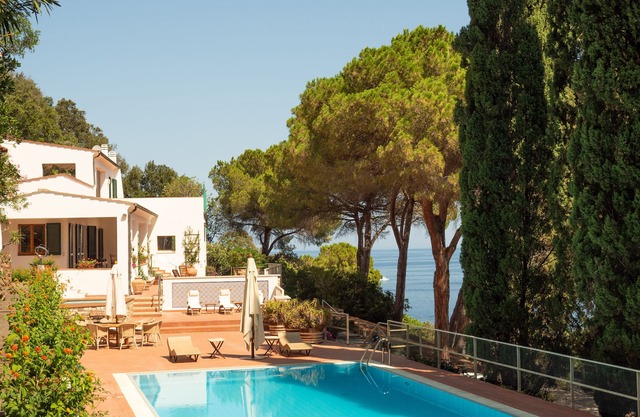 Villa LO SCHIOPPO con vista al mar