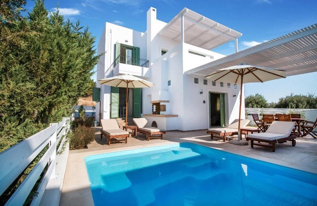Villa Loka - Two Bedroom Villa, Sleeps 6