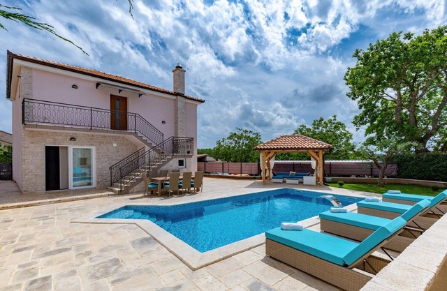 Luxusvilla nahe Porec/ Luxury Villa close to Porec