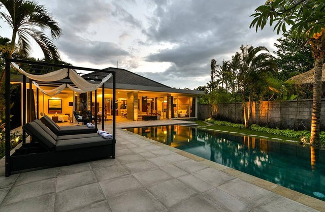 Villa Lou - Luxury Villa By The Beach