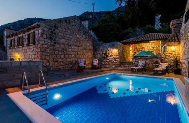 Villa Luciana - Two Bedroom Villa with Swimming Pool and Sea View