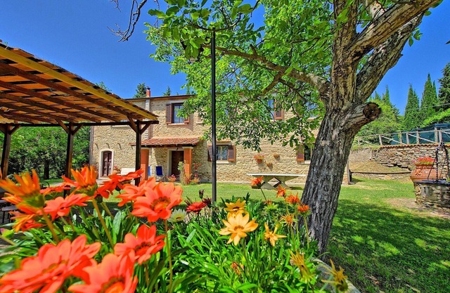 Villa en Tregozzano con 5 habitaciones, capacidad 9
