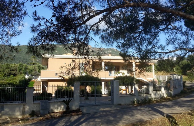 Villa Luigi: Alloggio Indipendente in Villa con Parcheggio
