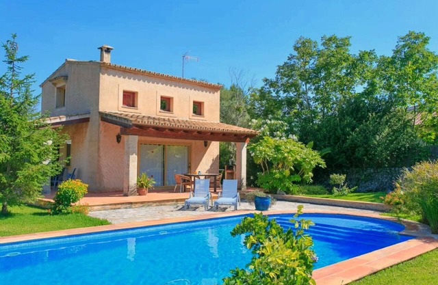 Villa Luisa, 2 personas, BBQ y piscina privada, Pollença.