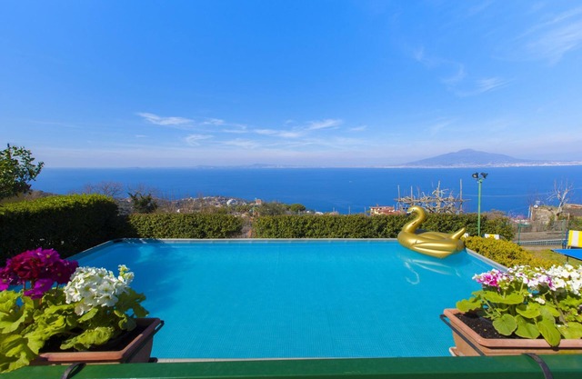 Villa Luisa Jacuzzi and Pool
