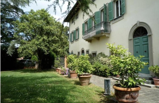 VILLA LUISA WITH BIG POOL AND AC